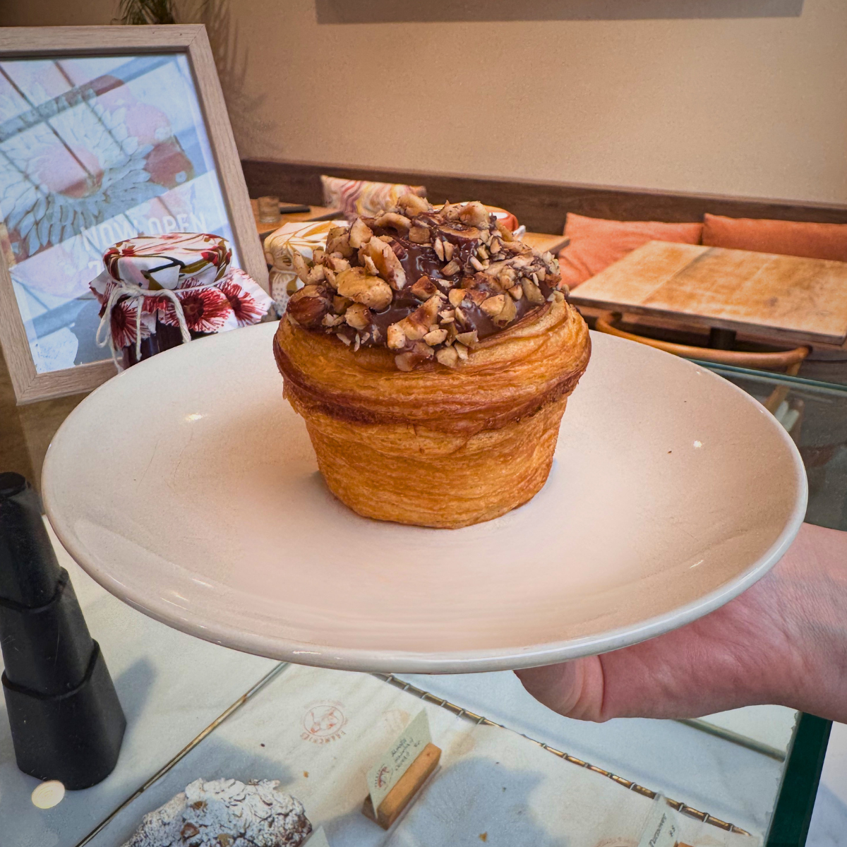 How Cupcakes Delivered Sydney Services Keep Cakes Fresh in Transit