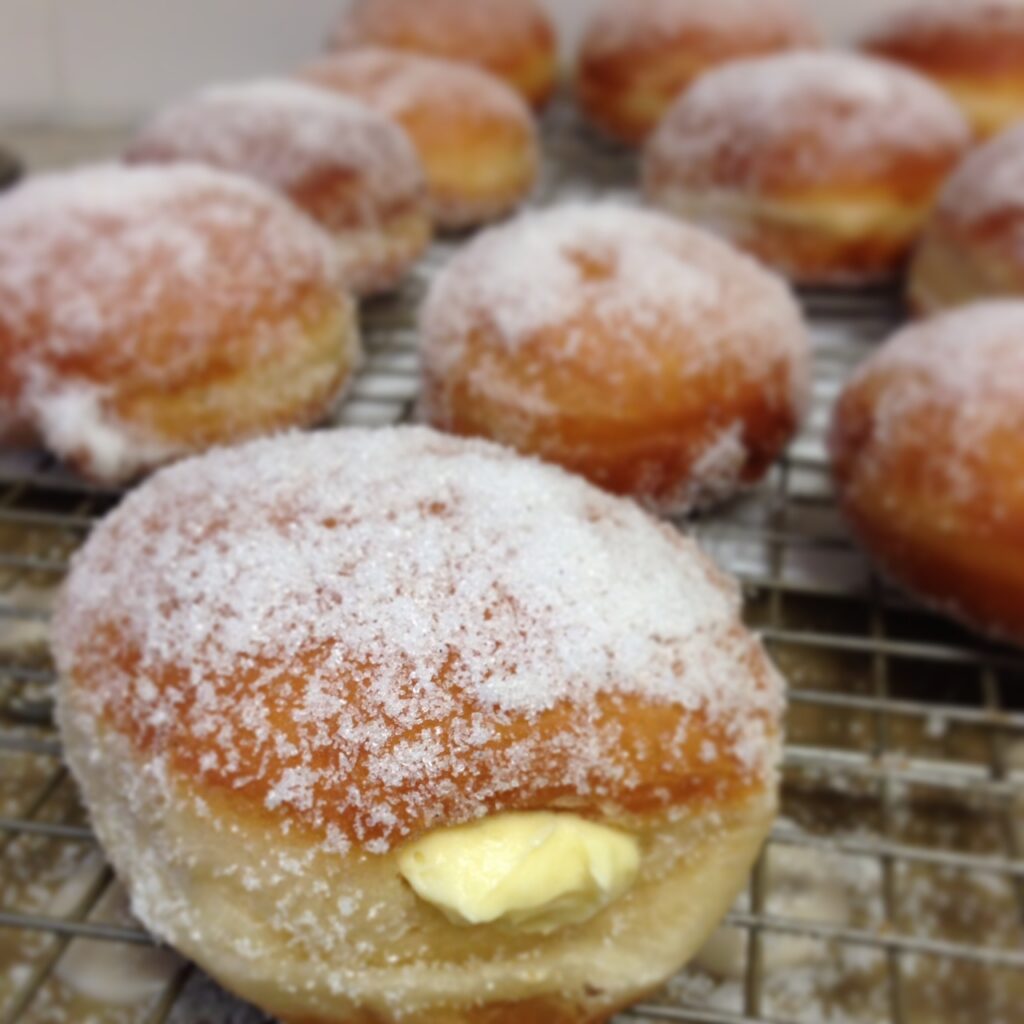 Is a Custard Filled Donut Best Served Fresh or Chilled?